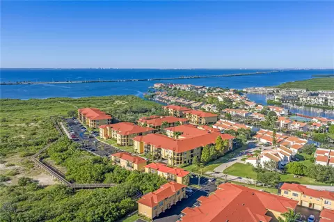 4323 Bayside Village Dr #327, Tampa, FL 33615