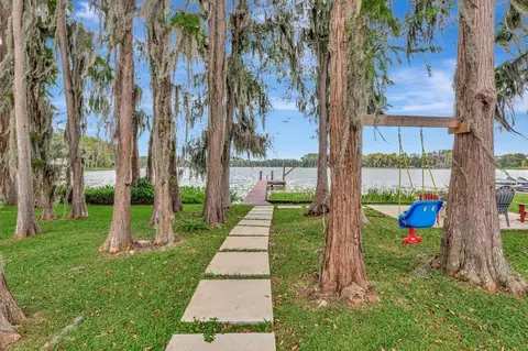 19207 Crooked Ln, Lutz, FL 33548