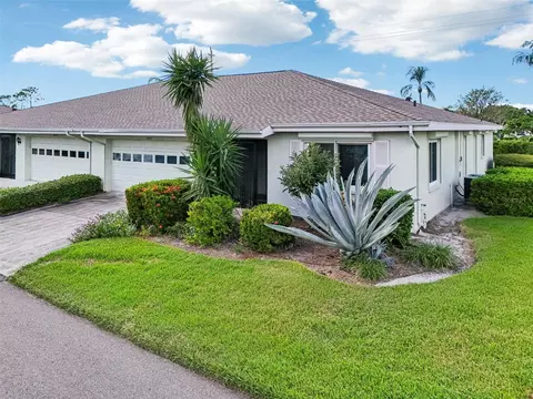 2421 Lancaster Dr, Sun City Center, FL 33573