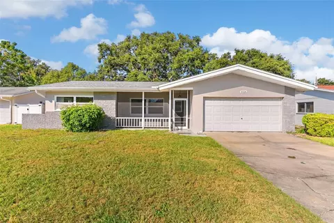 10126 Bahama Ct, Seminole, FL 33776