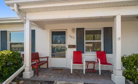 607 Brandywine Dr #607, Largo, FL 33771