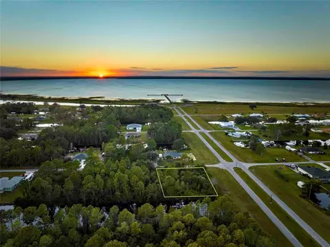 2 Amaryllis Dr, Indian Lake Estates, FL 33855