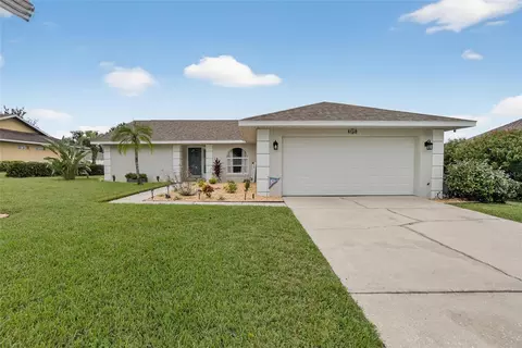 5893 Manchester Dr W, Lakeland, FL 33810