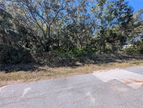 8124 N Jacaranda Way, Crystal River, FL 34428