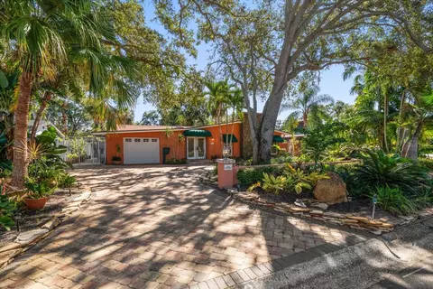 3033 82nd Way N, Saint Petersburg, FL 33710