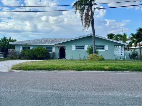 800 115th Ave, Treasure Island, FL 33706