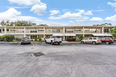 5665 40th Ave N #407, Kenneth City, FL 33709