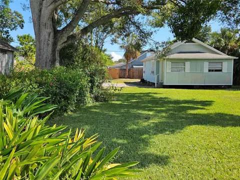 925 Queen St N, Saint Petersburg, FL 33713