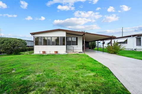 36827 Grace Ave, Zephyrhills, FL 33542