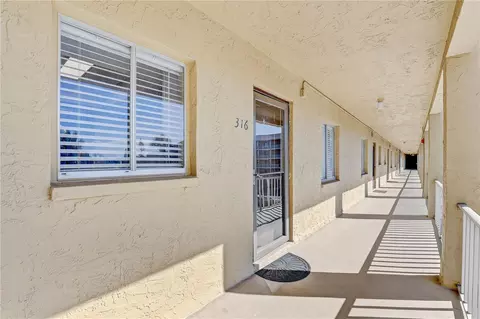 3650 Lake Bayshore Dr #K-316, Bradenton, FL 34205