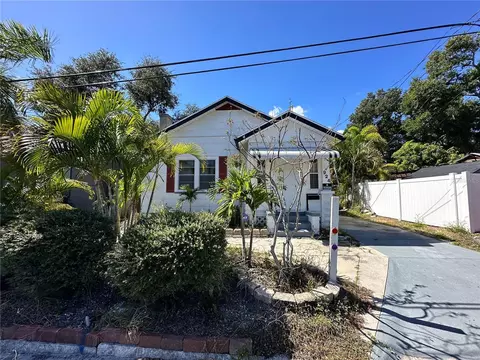 924 Dartmoor St N, Saint Petersburg, FL 33701