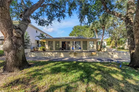 135 6th Ave N, Saint Petersburg, FL 33701