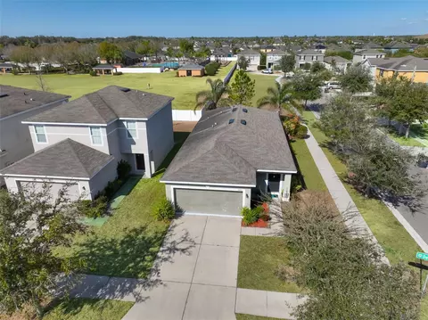 14401 Dunrobin Dr, Wimauma, FL 33598