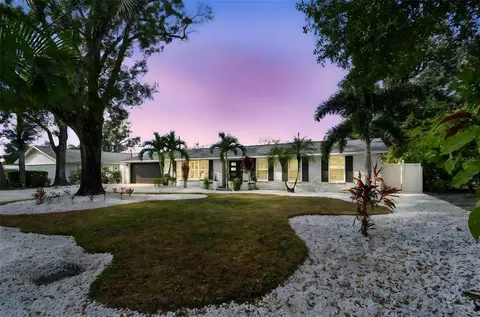 4918 N River Shore Dr, Tampa, FL 33603