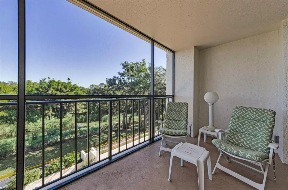 Exterior - 220 Belleview Blvd #305, Belleair, FL 33756 photo 4 of 10