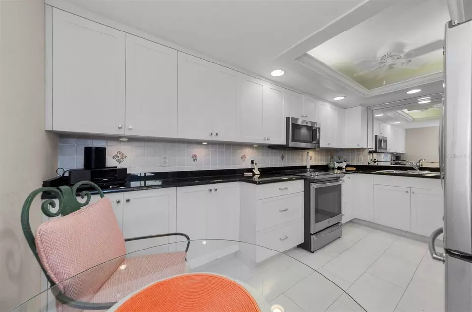 Kitchen - 220 Belleview Blvd #305, Belleair, FL 33756 photo 3 of 5