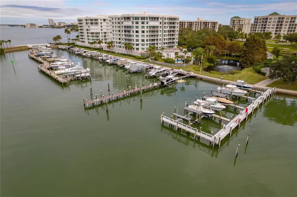 View/Area - 220 Belleview Blvd #305, Belleair, FL 33756 photo 9 of 10