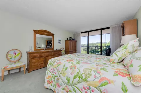 Bedroom - 220 Belleview Blvd #305, Belleair, FL 33756 photo 1 of 3