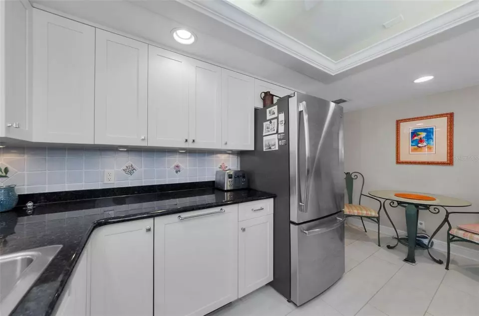 Kitchen - 220 Belleview Blvd #305, Belleair, FL 33756 photo 4 of 5