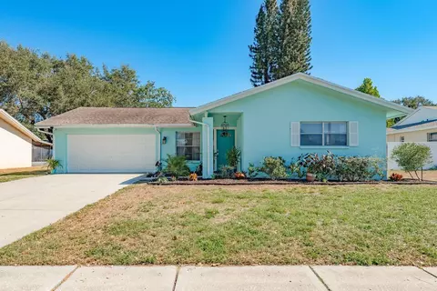 2540 Southpointe Dr, Dunedin, FL 34698