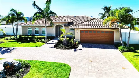 1491 Sea Gull Dr S, Saint Petersburg, FL 33707