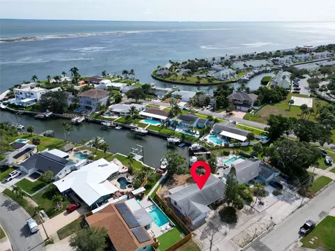 4540 Beach Dr SE, Saint Petersburg, FL 33705
