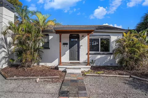 1702 E Knollwood St, Tampa, FL 33610