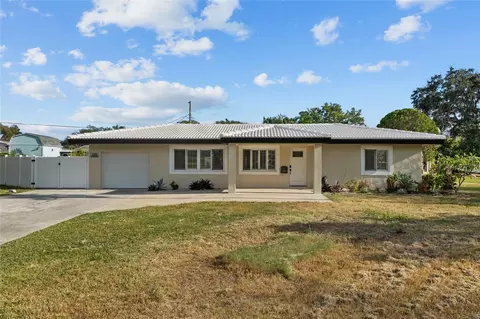 4681 Shore Acres Blvd NE, Saint Petersburg, FL 33703