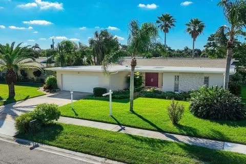 13850 Sunset Dr, Largo, FL 33774
