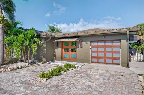 234 145th Ave E, Madeira Beach, FL 33708