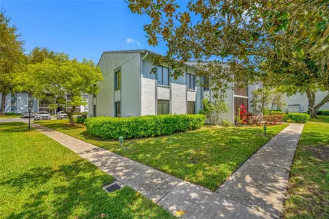 1345 Pine Ridge Cir E #C2, Tarpon Springs, FL 34688