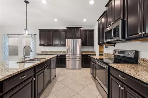Kitchen - 14256 Blue Dasher Dr, Riverview, FL 33569 photo 6 of 7