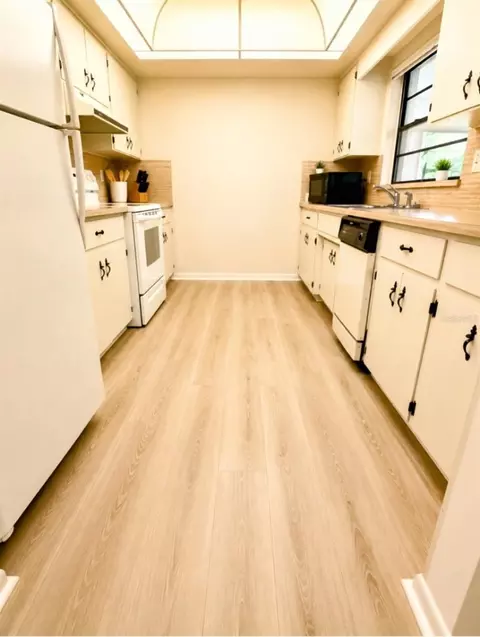 Kitchen - 2270 Firestone Pl, Winter Haven, FL 33884 photo 1 of 1