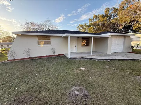 6039 20th St, Zephyrhills, FL 33542