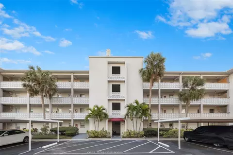 1524 Lakeview Rd #305, Clearwater, FL 33756