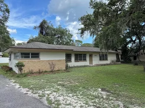 5136 Lakewood Dr, Dade City, FL 33523