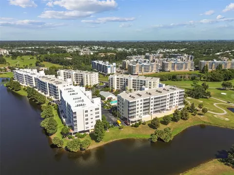 1200 Country Club Dr #2405, Largo, FL 33771