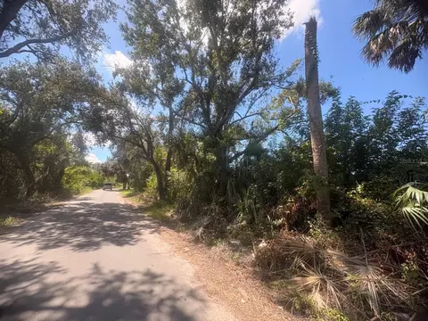 2601 Goldwyn Dr, Ruskin, FL 33570