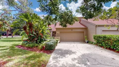 10 Woodridge Cir, Oldsmar, FL 34677