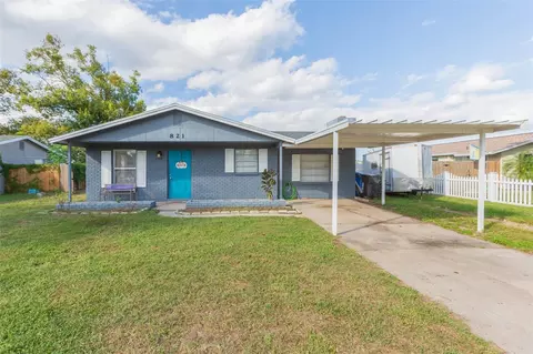 821 Walnut Dr, Seffner, FL 33584
