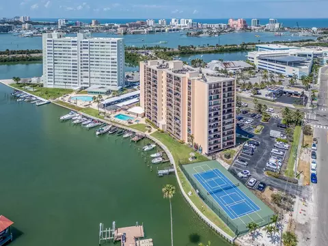 51 Island Way #1001, Clearwater Beach, FL 33767