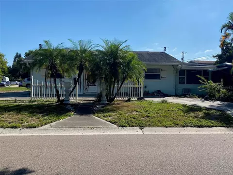 695 41st St N, Saint Petersburg, FL 33713