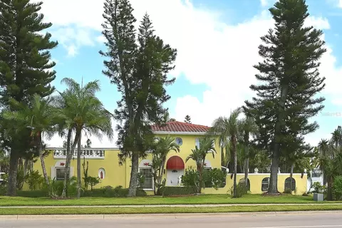 305 Gulf Blvd, Belleair Beach, FL 33786