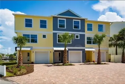 100 Windrush Blvd #2, Indian Rocks Beach, FL 33785
