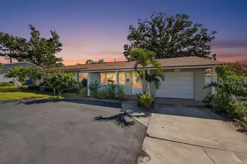 5216 30th Ave N, Saint Petersburg, FL 33710