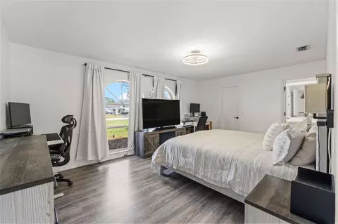 Bedroom - 640 E Hartford St, Hernando, FL 34442 photo 1 of 6