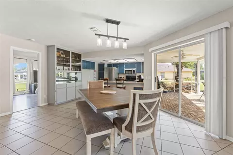 Dining - 640 E Hartford St, Hernando, FL 34442 photo 3 of 3