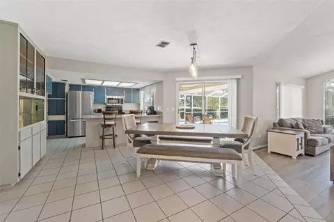 Dining - 640 E Hartford St, Hernando, FL 34442 photo 1 of 3