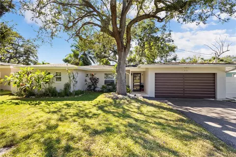 1010 Bay Breeze Ter, Largo, FL 33770