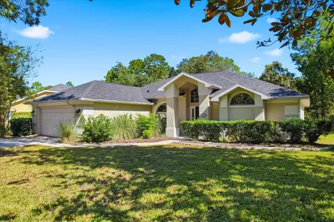 155 Pine St, Homosassa, FL 34446